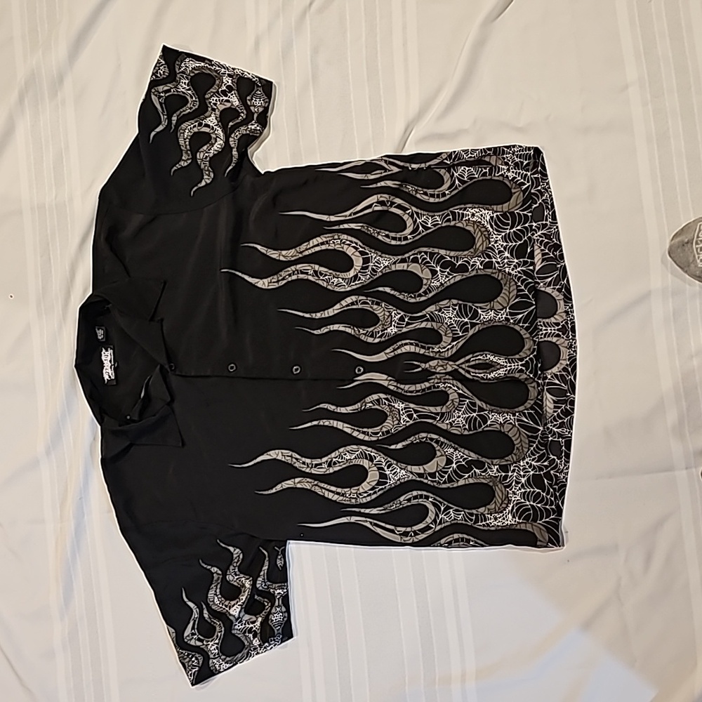 Dragonfly clothing Co shirt black with flame shaped webs